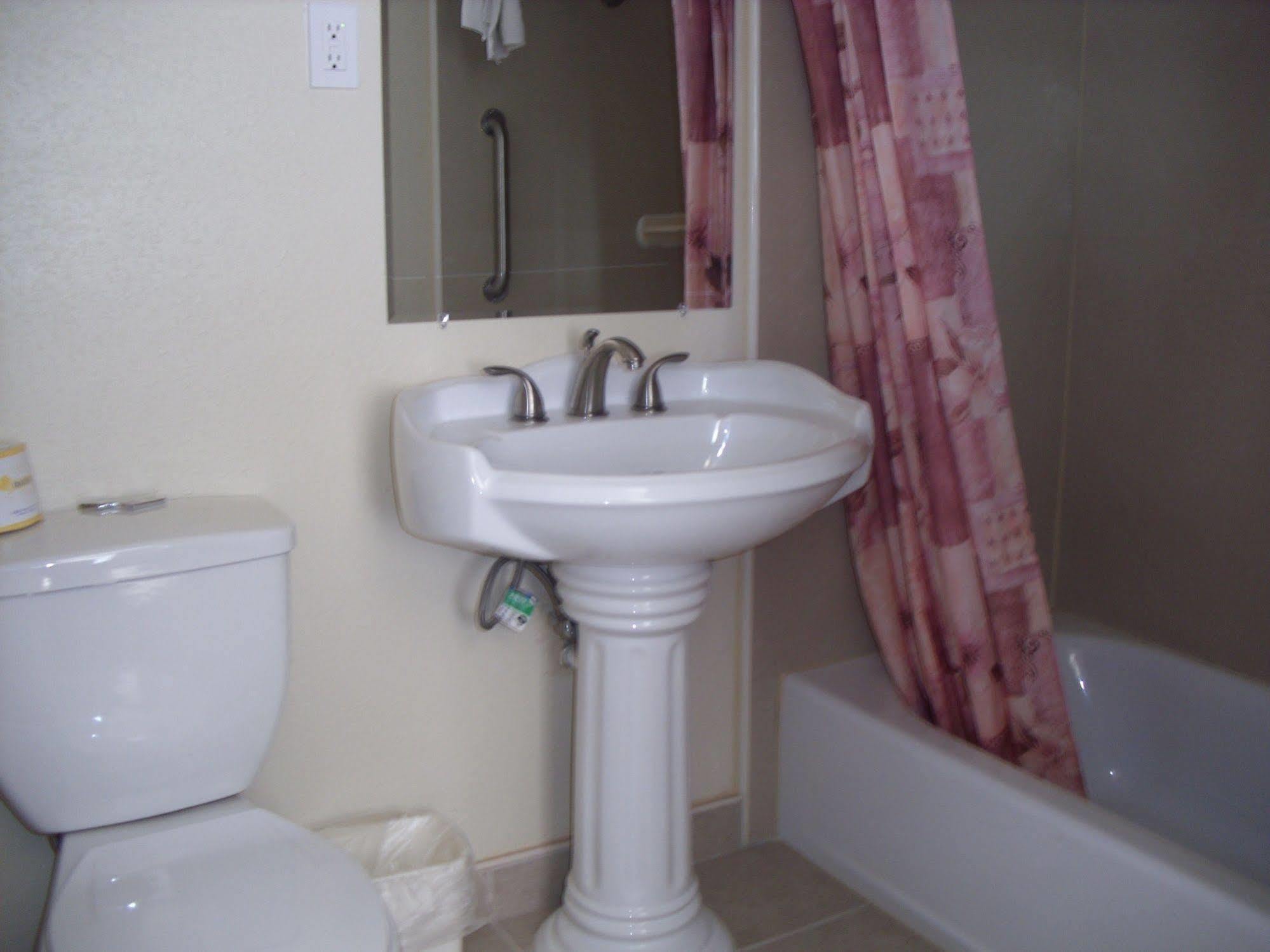 Penn Amish Motel Denver Ngoại thất bức ảnh